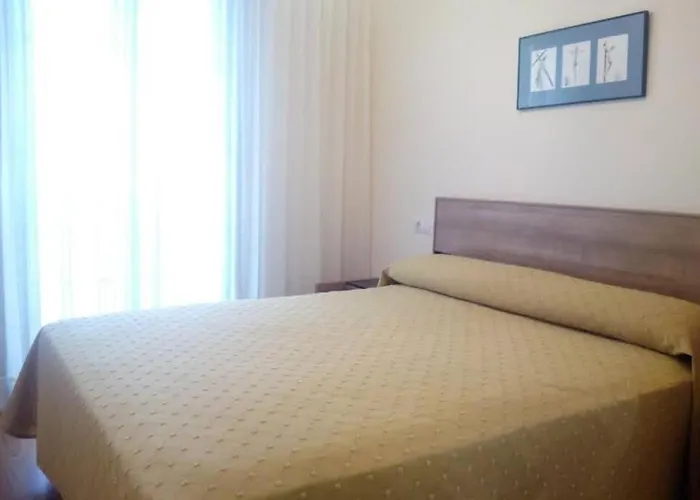 Playa Con Terraza Y Piscina פוז