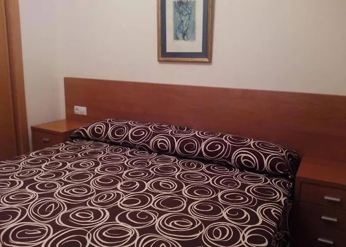 Playa Con Terraza Y Piscina פוז