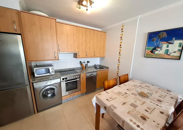 Playa Con Terraza Y Piscina פוז